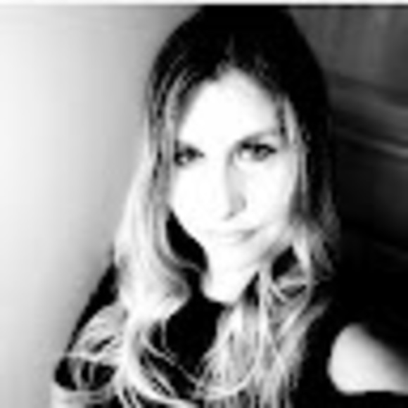 Meet your Posher, Lisa - Picture 1 of 1